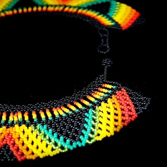 Handmade Okama beaded necklace medium - Picture 4 of 4